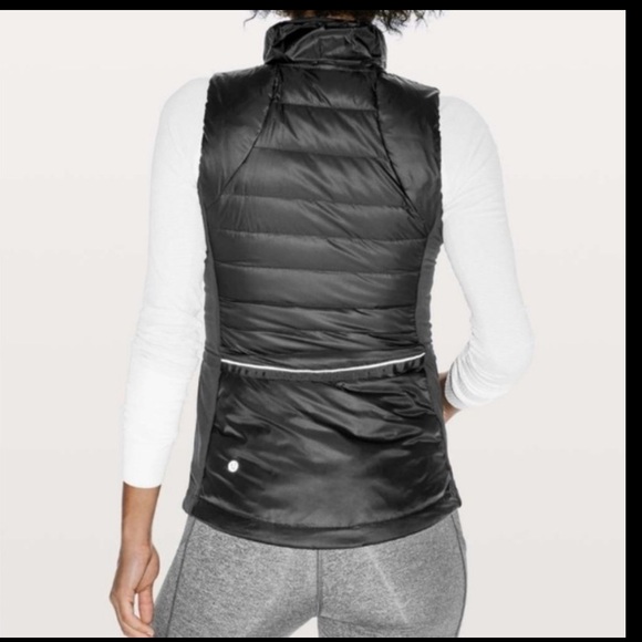 Lululemon Down Vest Sz 2 black EUC - Picture 14 of 14